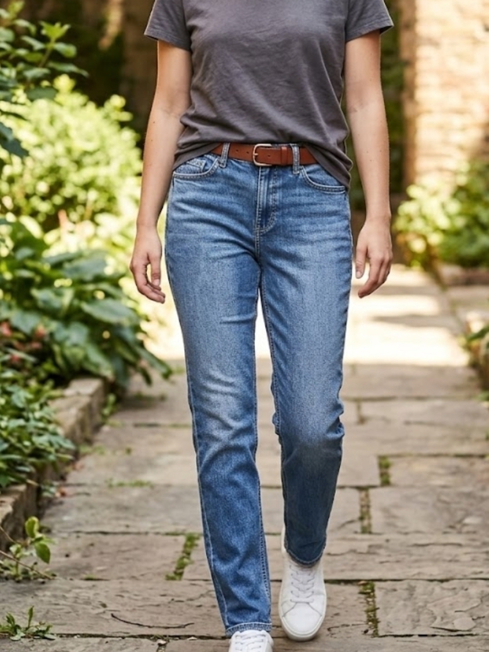 Old Navy Straight-Leg Jeans in Medium Blue Wash